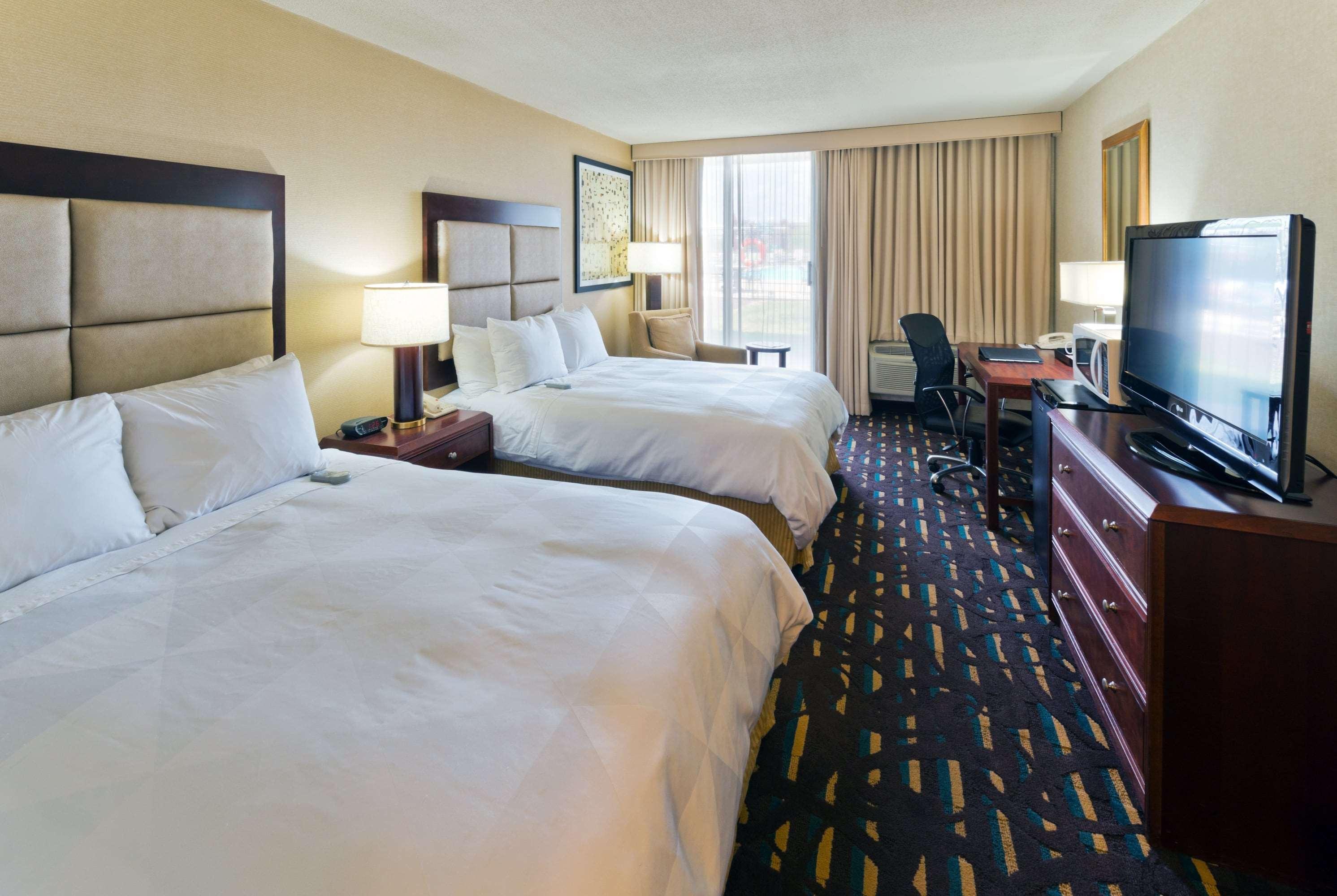 Отель Wyndham Chicago O'Hare Розмонт Экстерьер фото