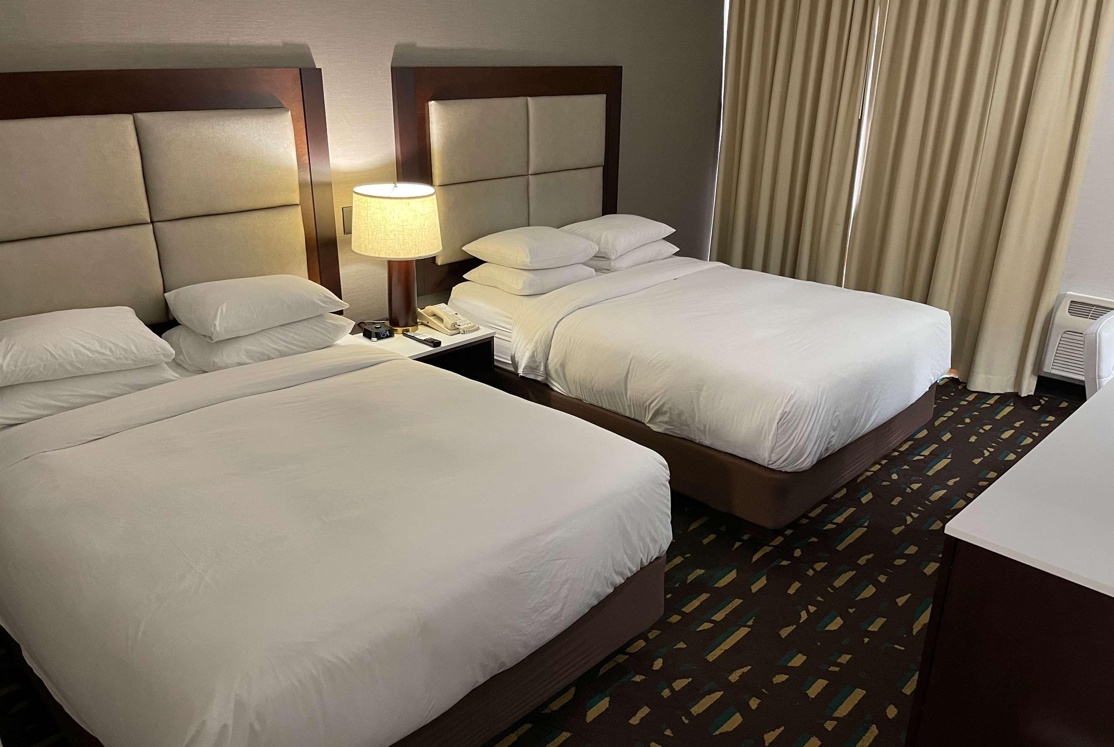 Отель Wyndham Chicago O'Hare Розмонт Экстерьер фото