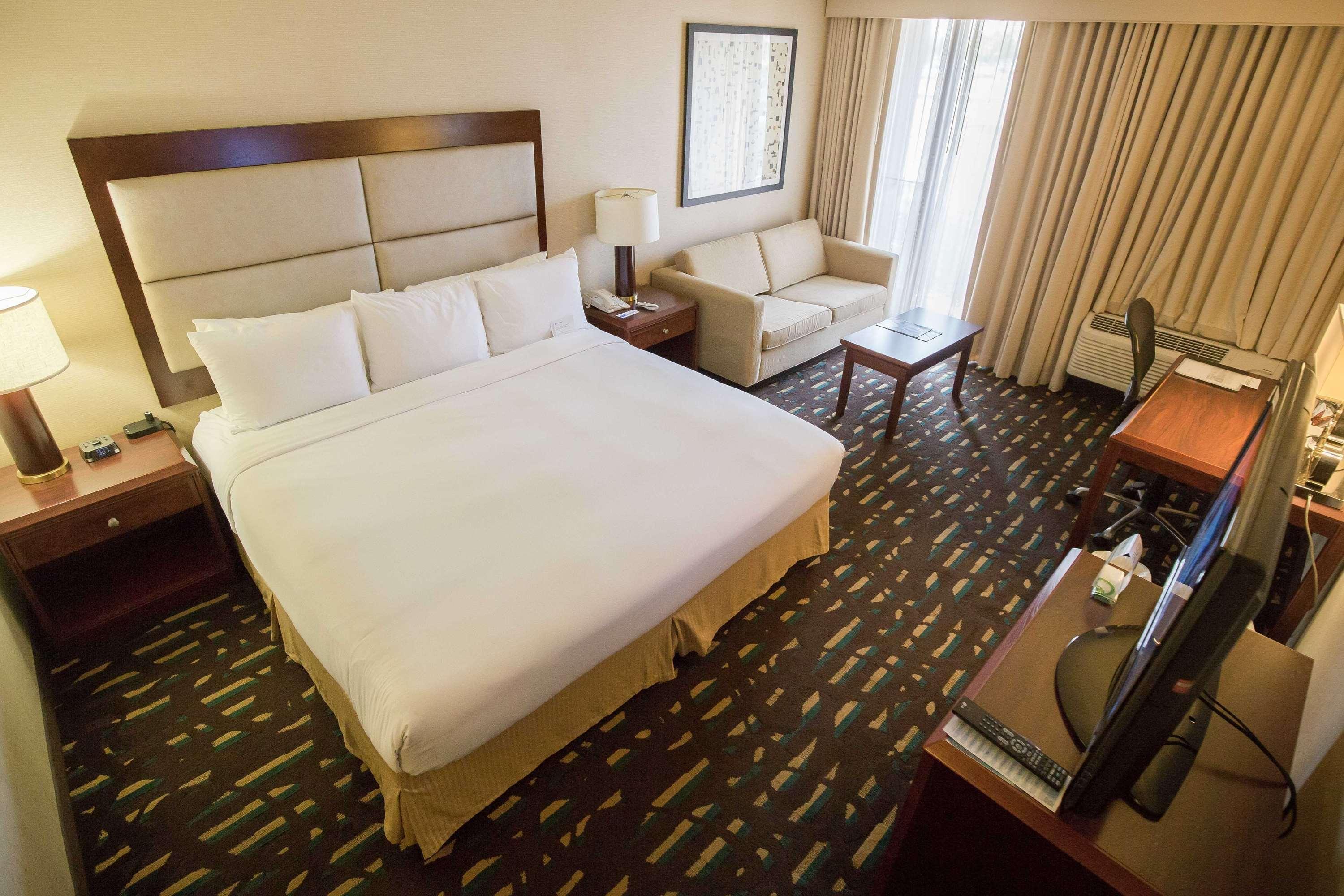 Отель Wyndham Chicago O'Hare Розмонт Экстерьер фото