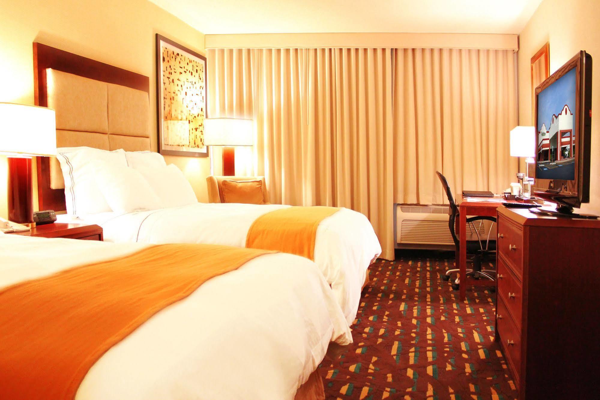 Отель Wyndham Chicago O'Hare Розмонт Экстерьер фото